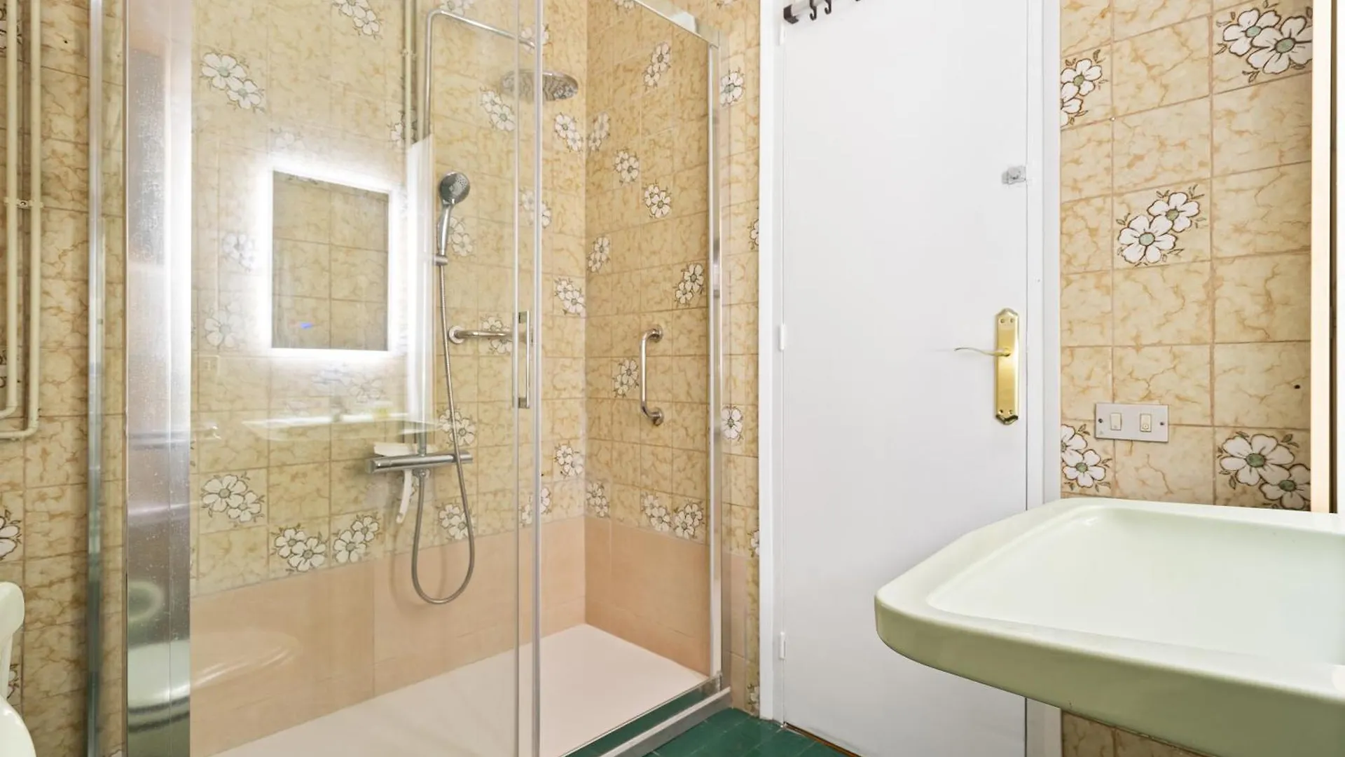 Apartment Stunning 5Br Apt With Sagrada Familia Views Barcelona Spain