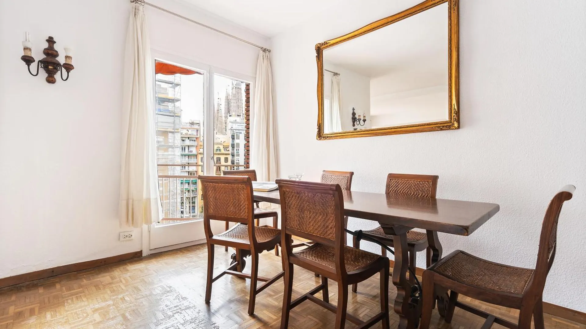 Apartment Stunning 5Br Apt With Sagrada Familia Views Barcelona